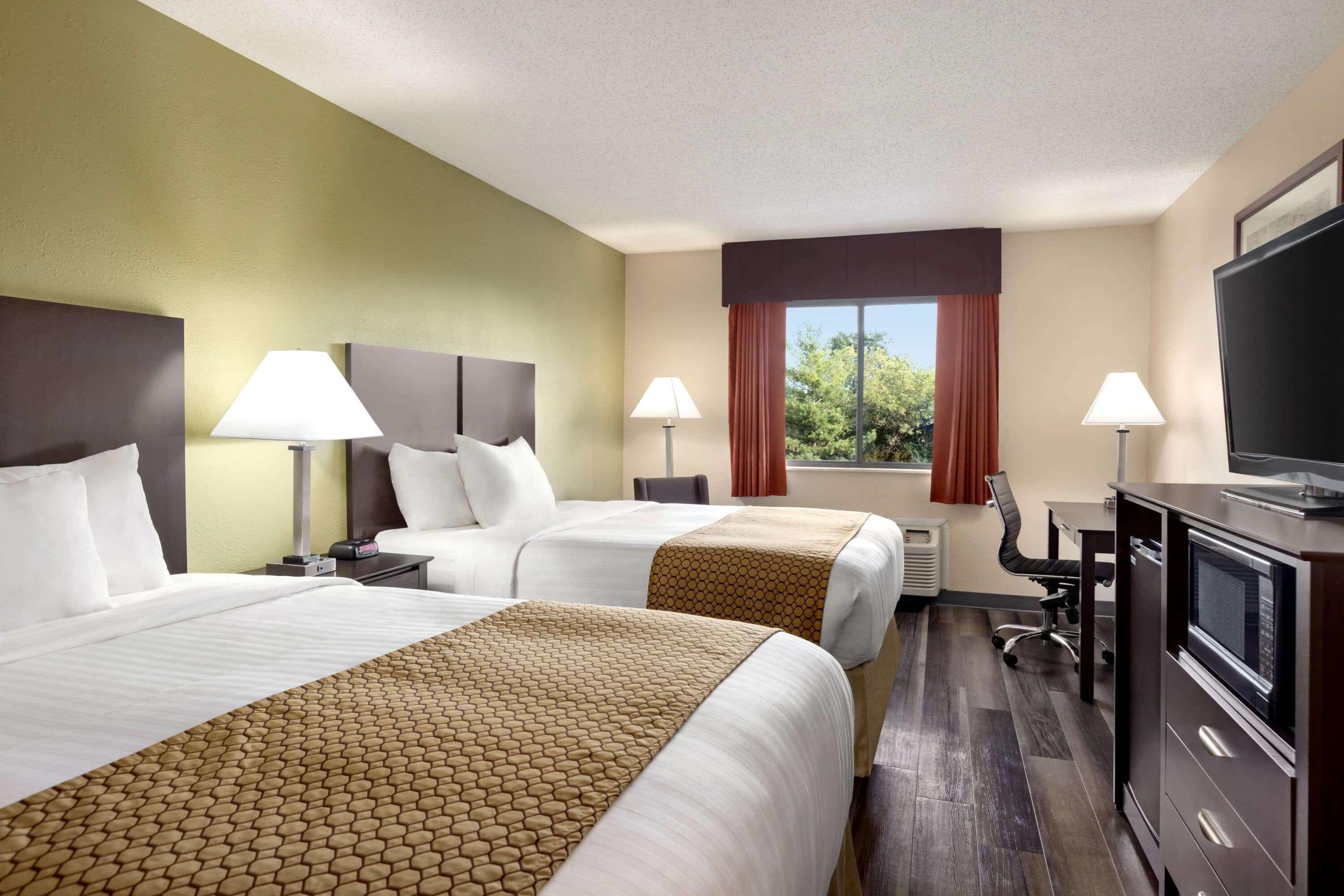 Hotel Baymont By Wyndham Monroe Exterior foto